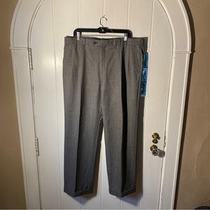 (1) Trendy Pair Of Vintage Gray Burberry’s Dress Pants Men’s Size 40 X 30
